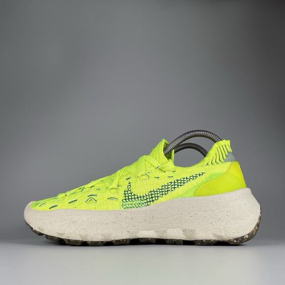 Nike Space Hippie 04 Womens Size 7.5 Green Flyknit Running Sneaker Athletic Shoe - Picture 1 of 9